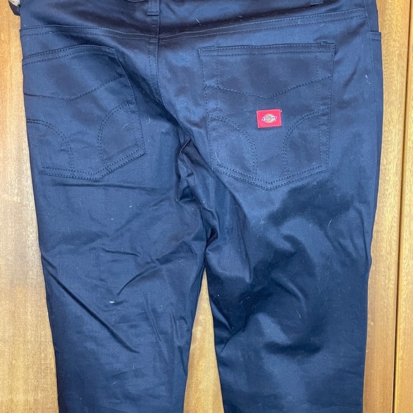 NWT Dickie’s women’s slim fit bootcut - Size 9 but fits way more like a 7! - Picture 5 of 5